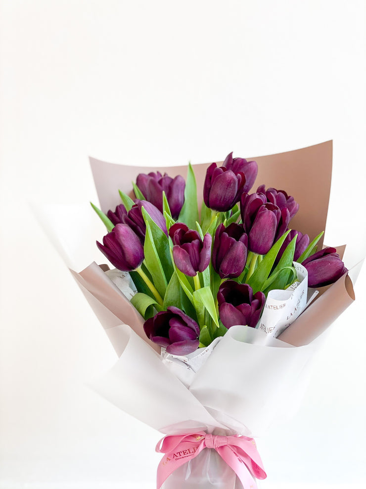 LA ATELIER SINGAPORE PTE LTD | Timeless Minimalist Moon Tulips Hand-tied
