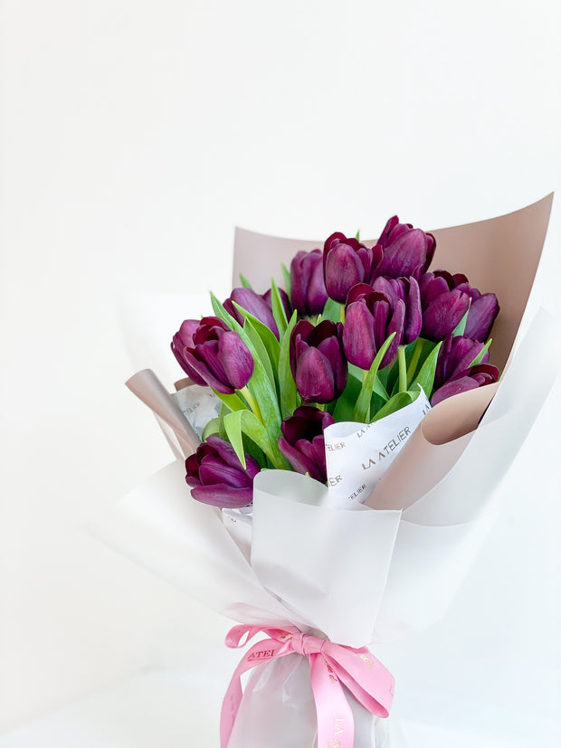 LA ATELIER SINGAPORE PTE LTD | Timeless Minimalist Moon Tulips Hand-tied